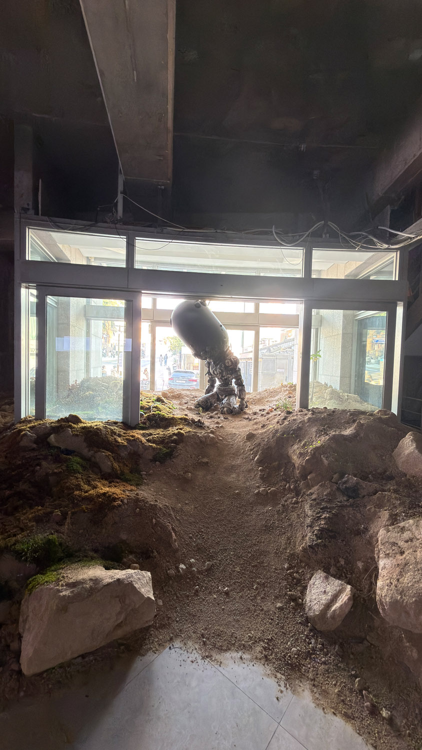 【韓国で現代アートを体感】 アドリアン・ヴィラール・ロハス 「The Language of the Enemy」  アートソンジェセンター イメージ画像 