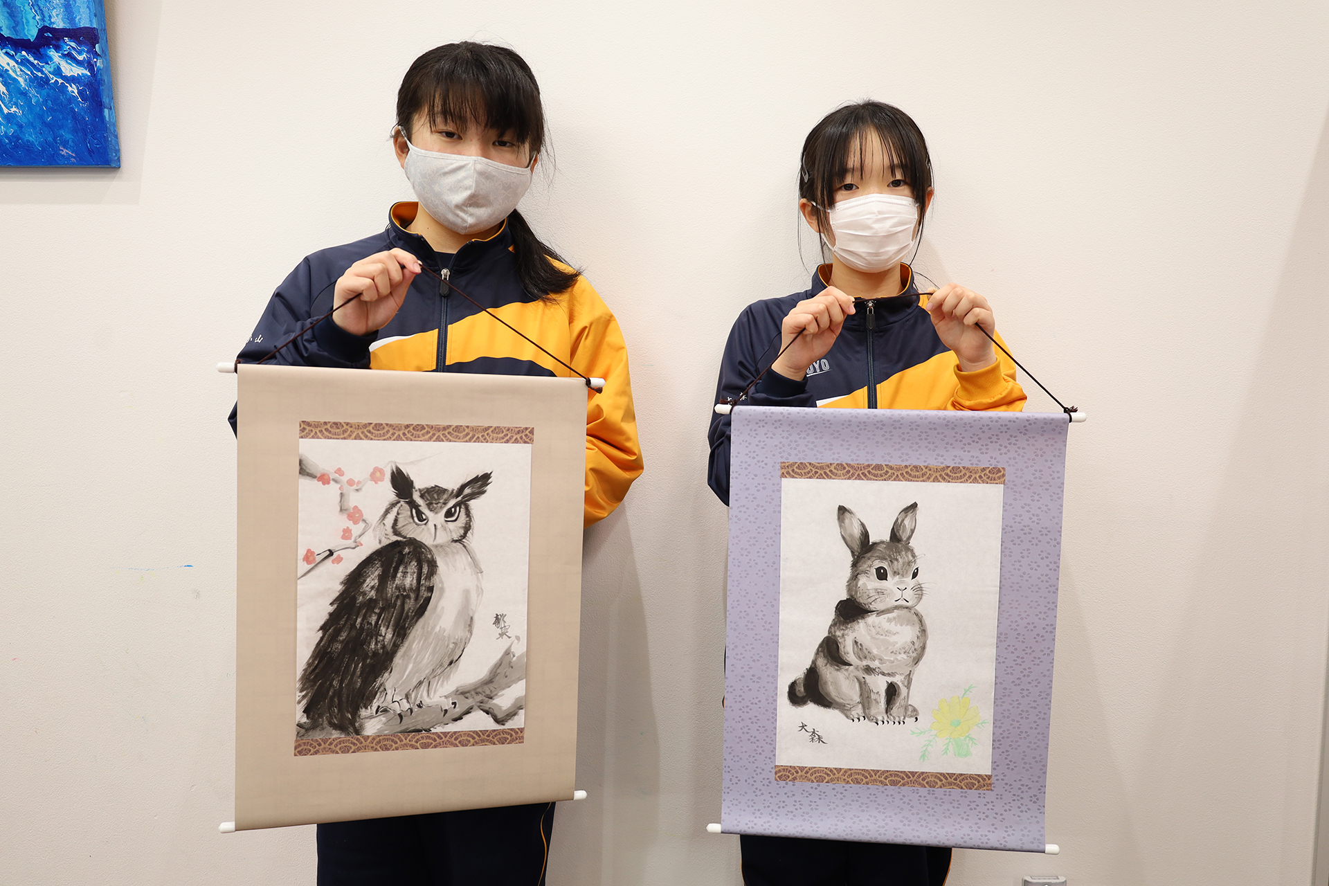 掛け軸に貼って水墨画の出来上がり〜 イメージ画像 